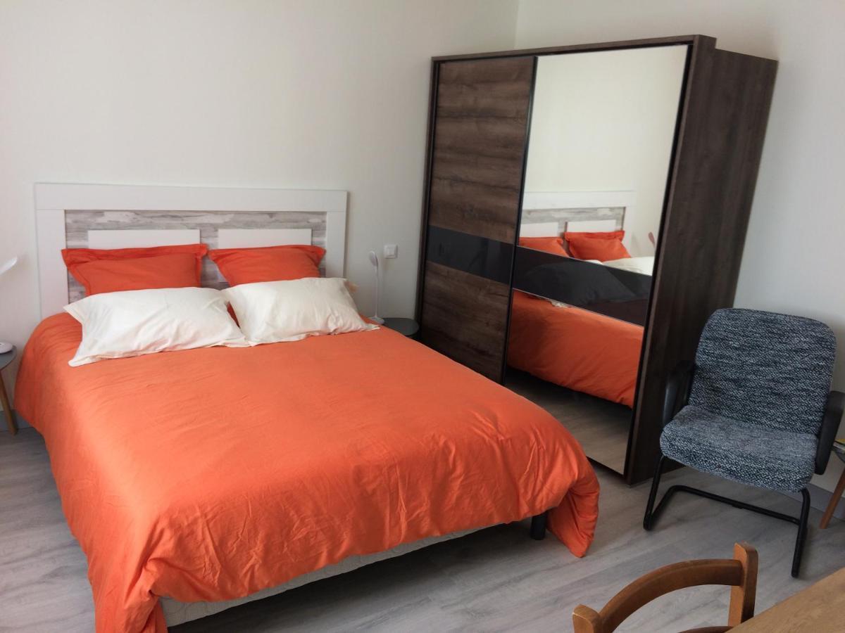 La Parenthese Hotell Saintes Exteriör bild