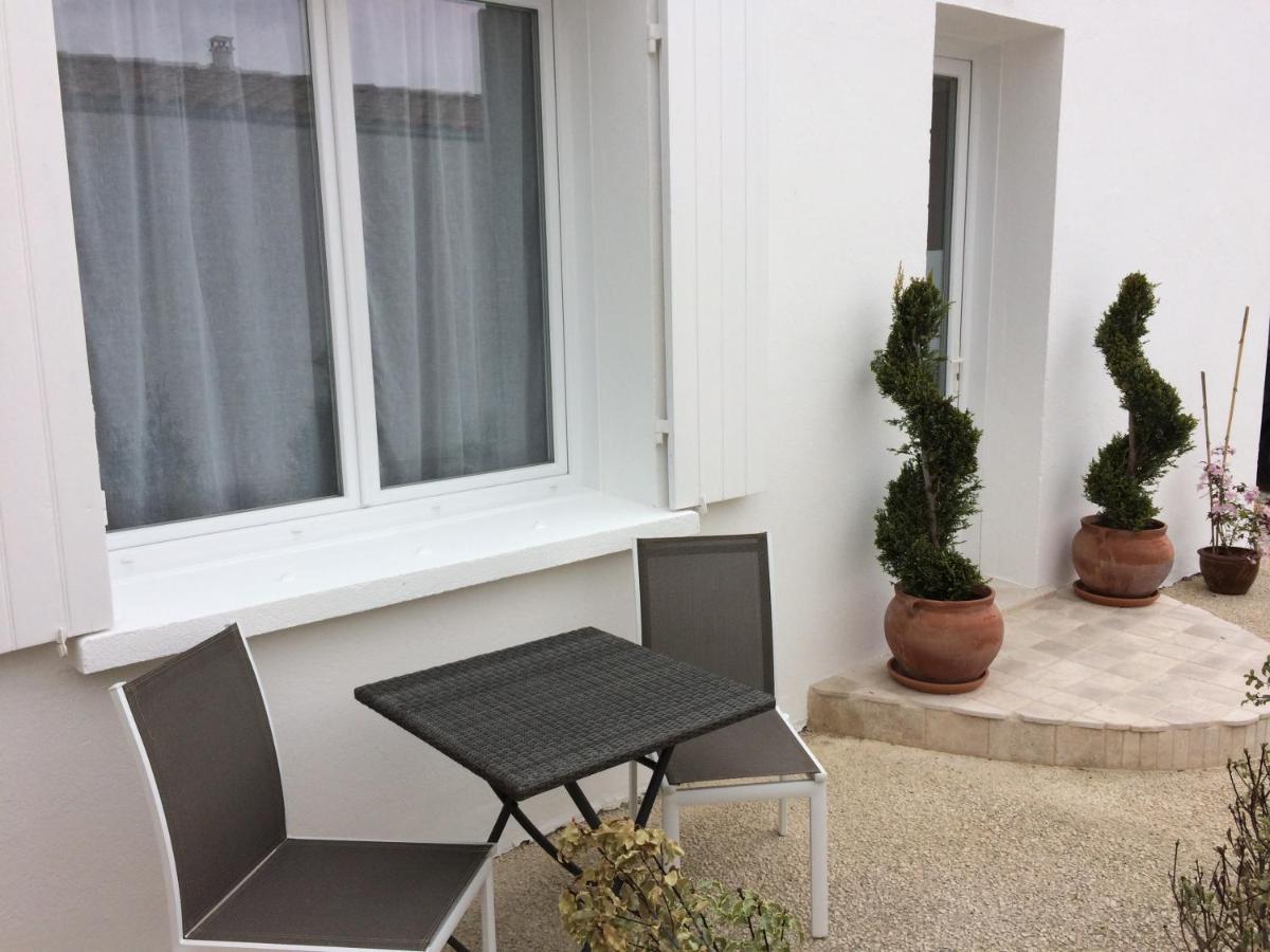 La Parenthese Hotell Saintes Exteriör bild